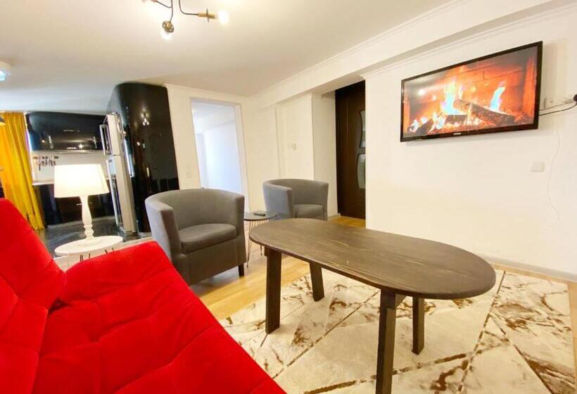 Deluxe Suite King Bed, Orange Kutaisi