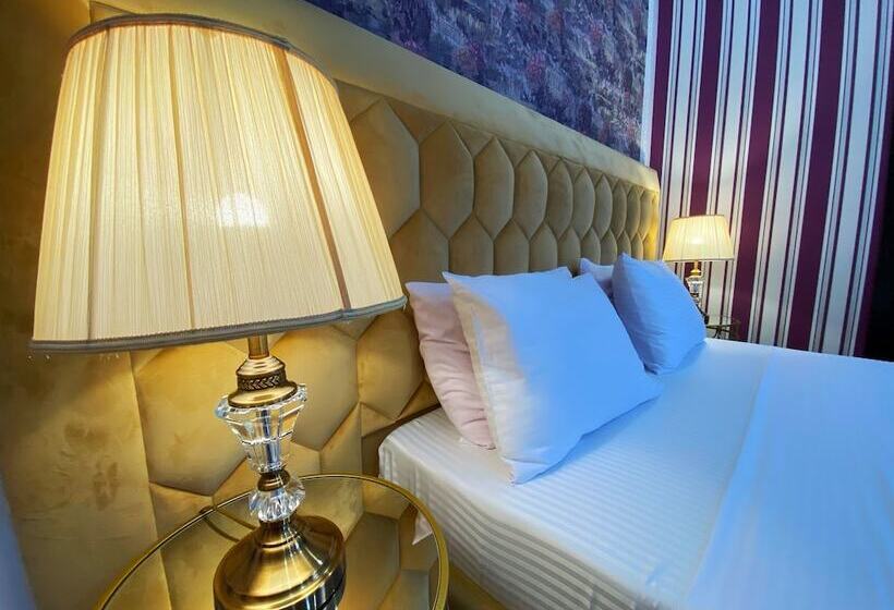 اتاق لوکس, Orange Kutaisi