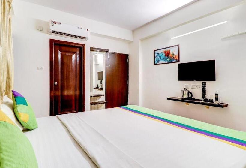 Quarto Superior, Treebo Saga Apartment