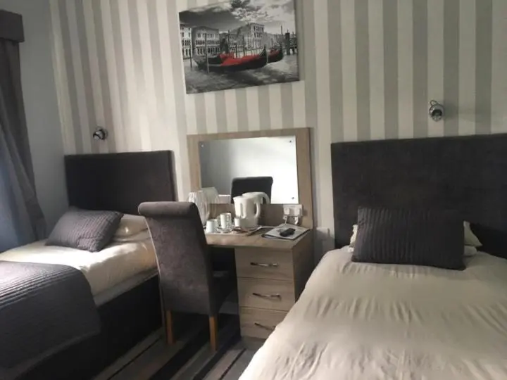 Standard Neljän Hengen Huone, The Marquis Inn