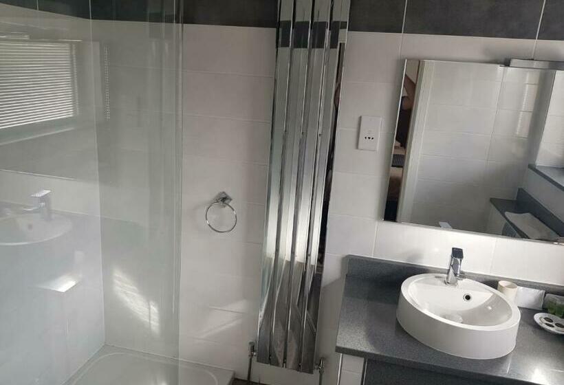 Номер Deluxe, The Marquis Inn