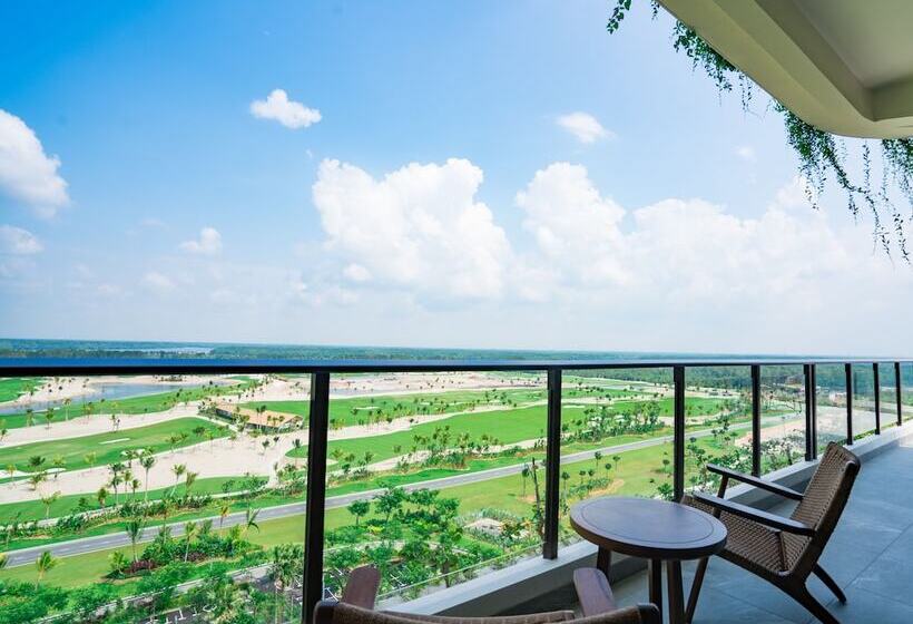 סוויטה דלוקס, Forest City Golf