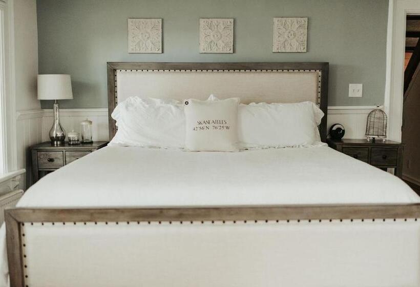 חדר דחוקס עם מיטת קינג, The Bond 1835