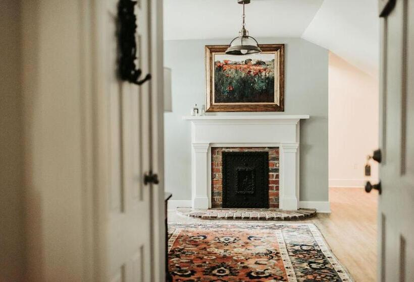 חדר סופריור עם מיטת קינג, The Bond 1835