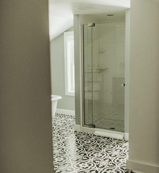 חדר סופריור עם מיטת קינג, The Bond 1835