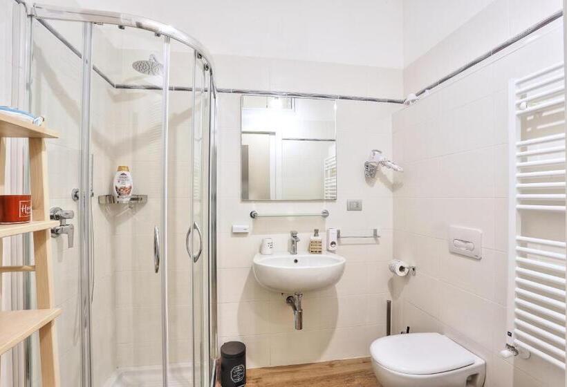 اتاق استاندارد چهار تخته, B&b Da U Gidela