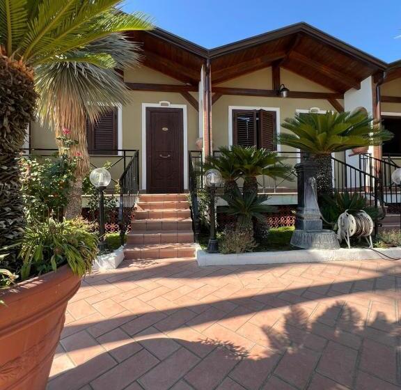 חדר סטנדרט, 2000