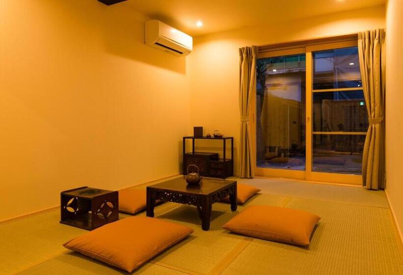 Standard Quadruple Room, Tsumesyo Mikuni