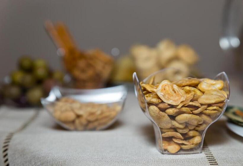 带露台的套间, Torres Suite