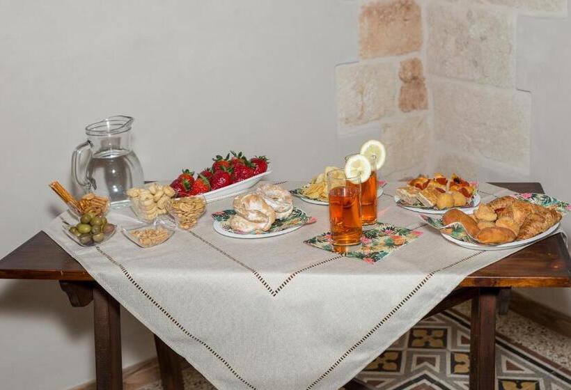 带露台的套间, Torres Suite