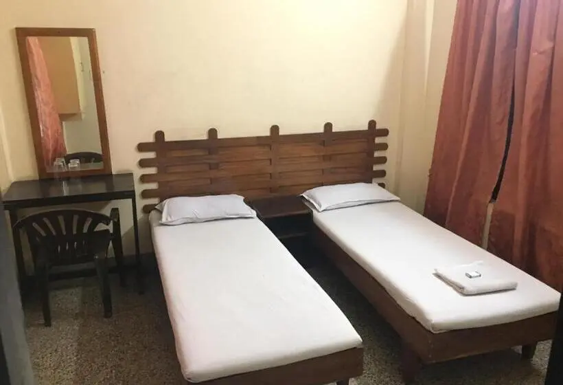 エコノミールーム, Nellimoottil Guest House