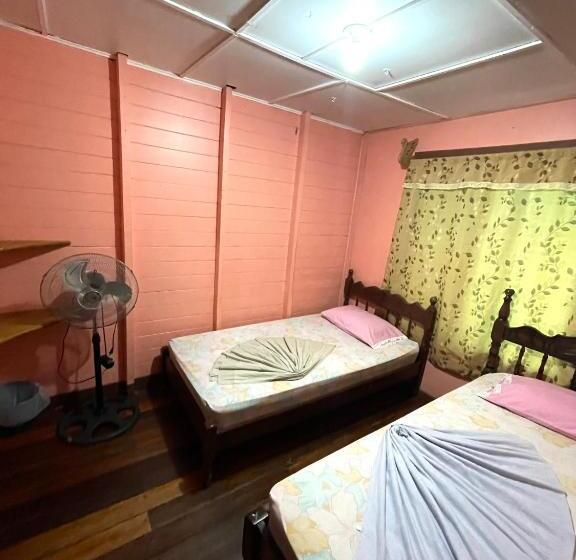 스탠다드 룸 공동 욕실, Pura Vida Hostel