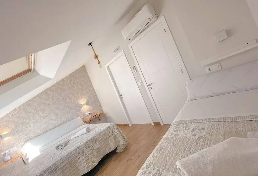 Standard Kolmen Hengen Huone, Villa Galicia
