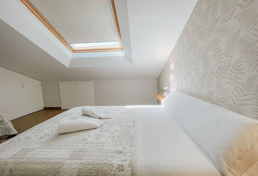 标准三人间, Villa Galicia