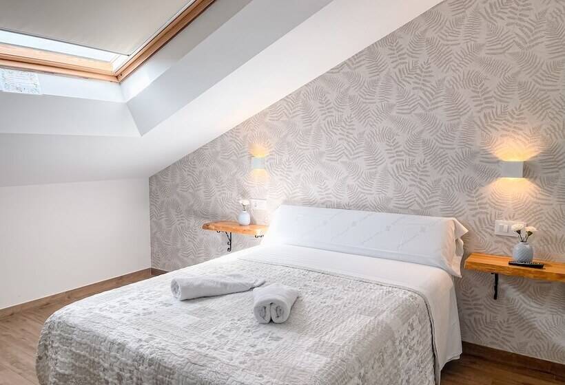 标准三人间, Villa Galicia