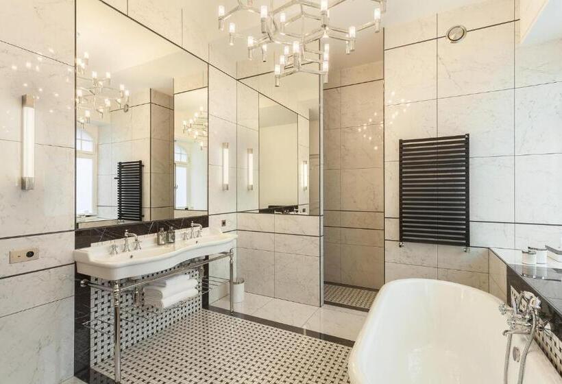 Президентский Люкс, Villa Camoufle