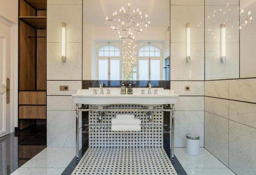 Президентский Люкс, Villa Camoufle