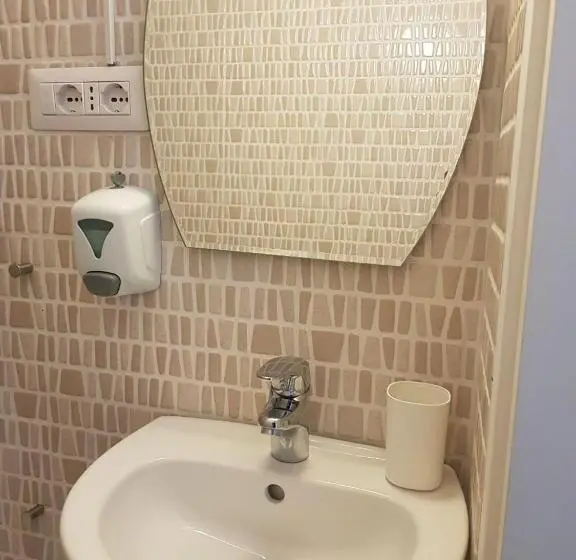 اتاق اکونومی, Apartment In Salerno Parco