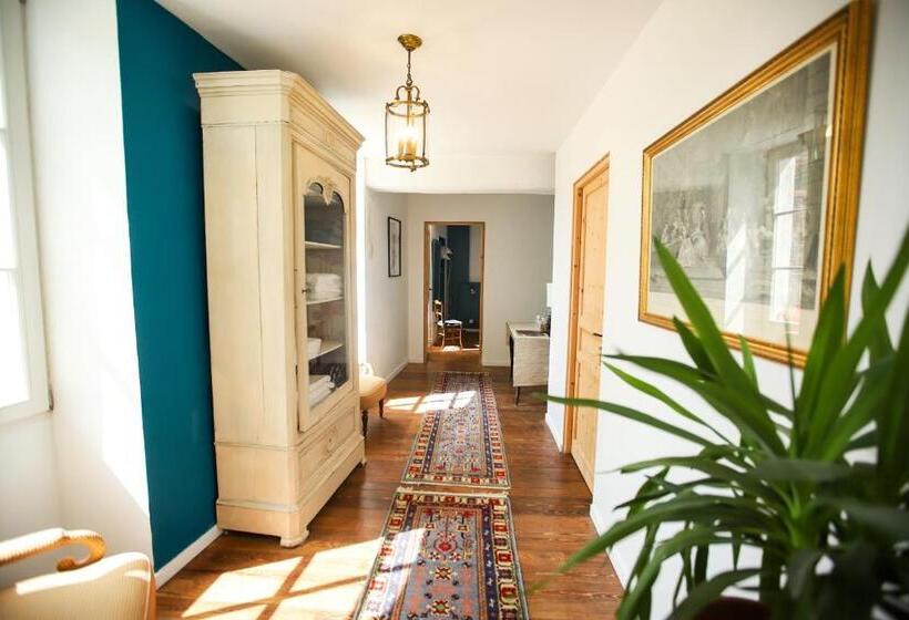 スタンダード4人部屋, La Basse Cour