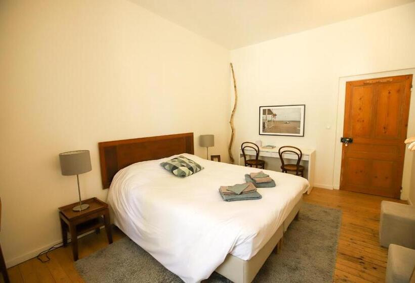 スタンダードルーム, La Basse Cour