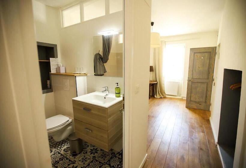 Quarto Familiar, La Basse Cour