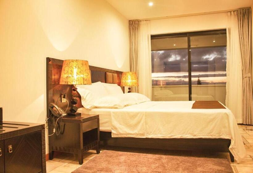 آپارتمان 2 خوابه, The Streamliner Hotel Apartment