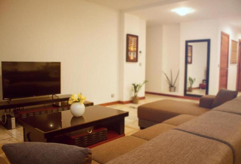 آپارتمان 3 خوابه, The Streamliner Hotel Apartment