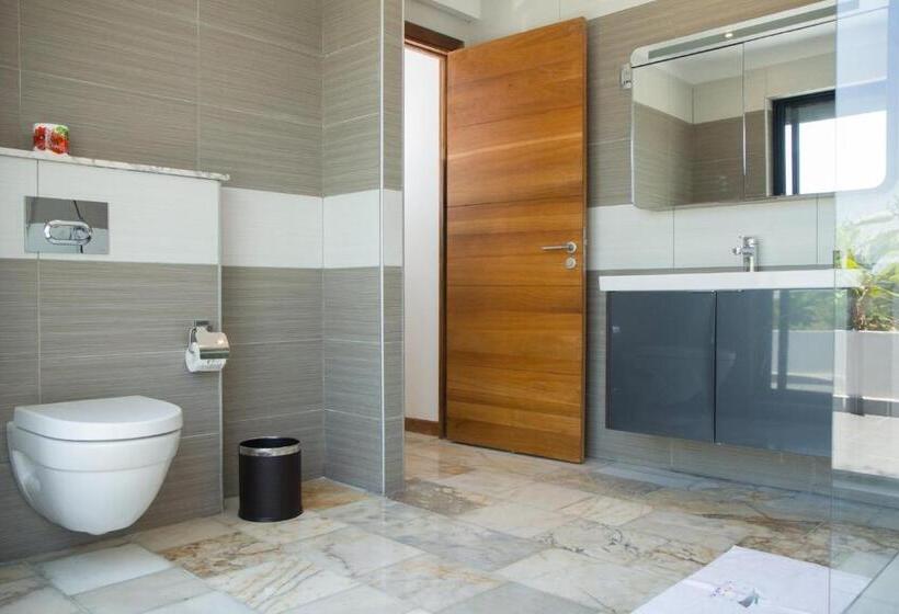 آپارتمان 3 خوابه, The Streamliner Hotel Apartment