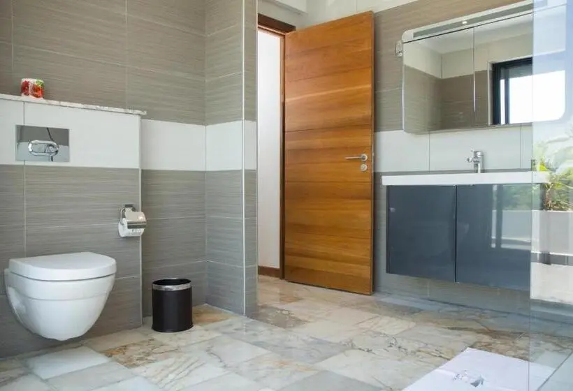 آپارتمان 3 خوابه, The Streamliner Hotel Apartment