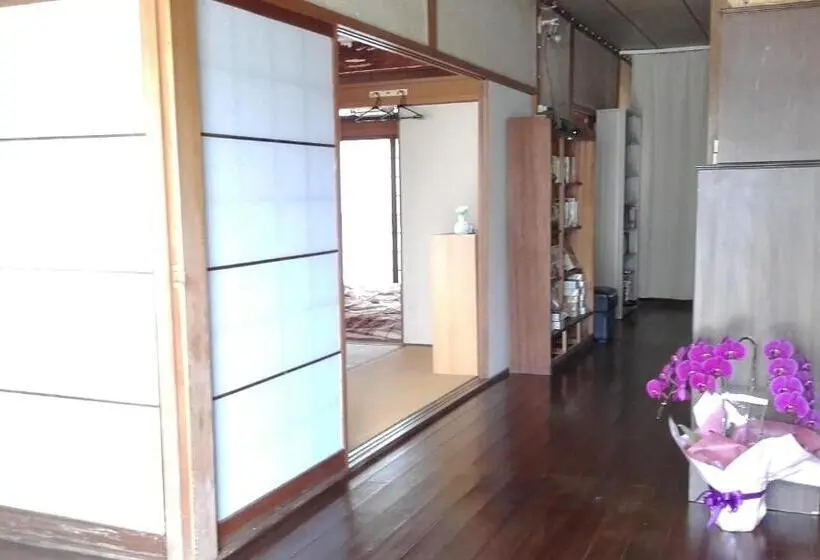 エコノミートリプルルーム, Kaeru Guest House