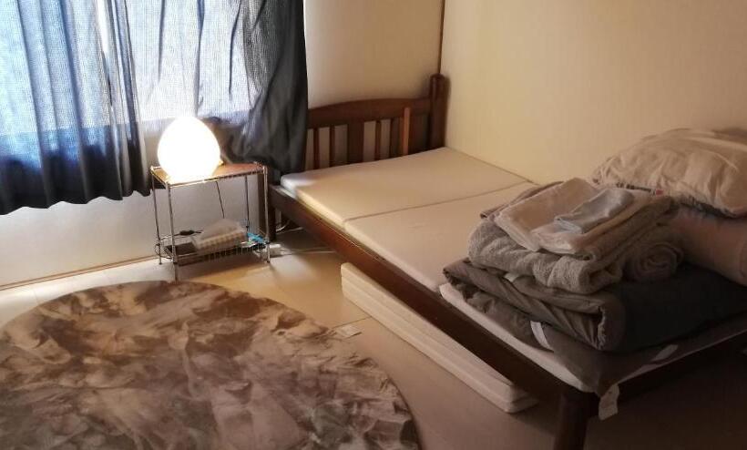 标准间, Kaeru Guest House