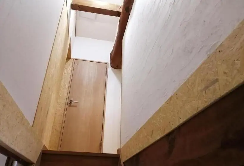 ファミリーステューディオ, Kaeru Guest House