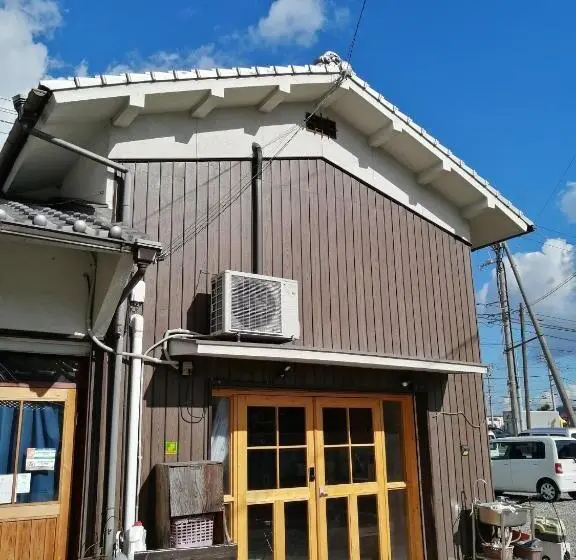 ファミリーステューディオ, Kaeru Guest House