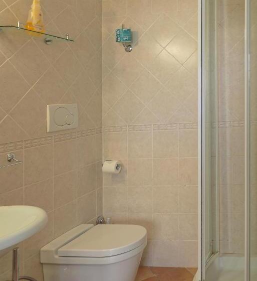 استودیوی استاندارد, B&b La Pineta