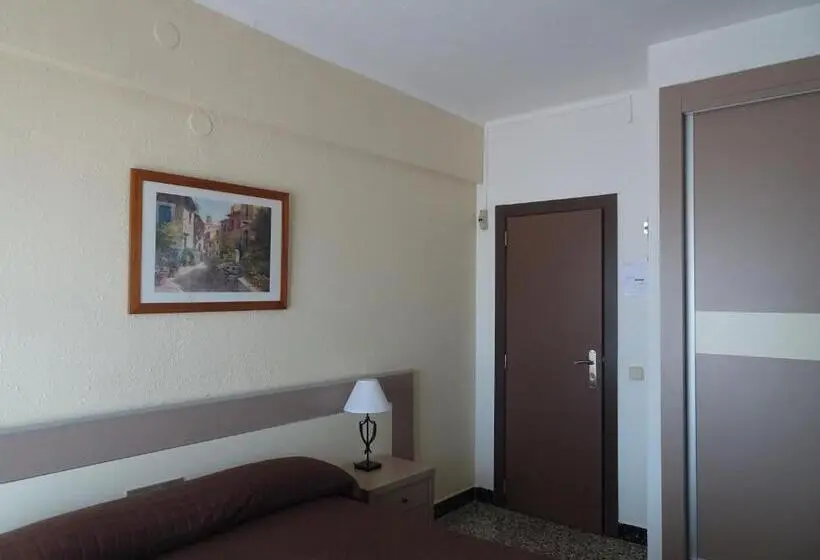 اتاق استاندارد یک نفره, Hostal Internacional