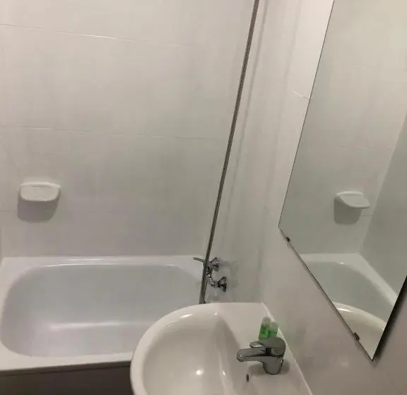 اتاق استاندارد یک نفره, Hostal Internacional