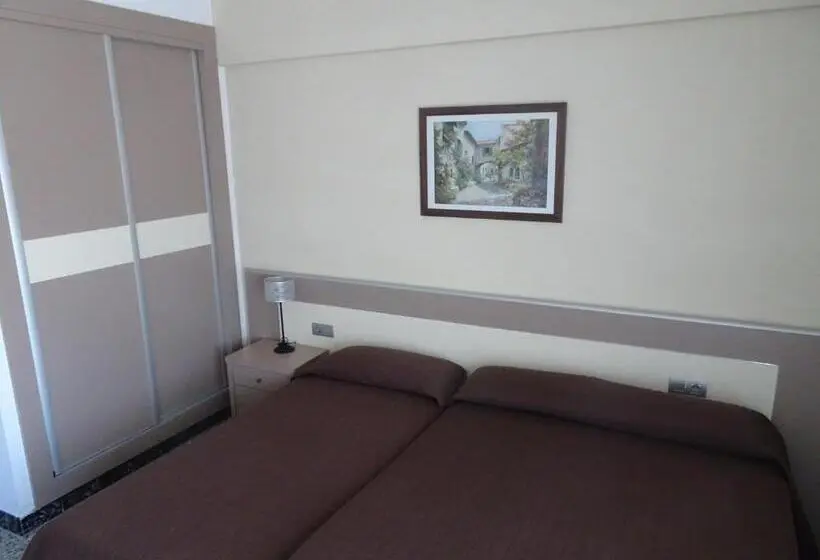 اتاق استاندارد سه نفره, Hostal Internacional