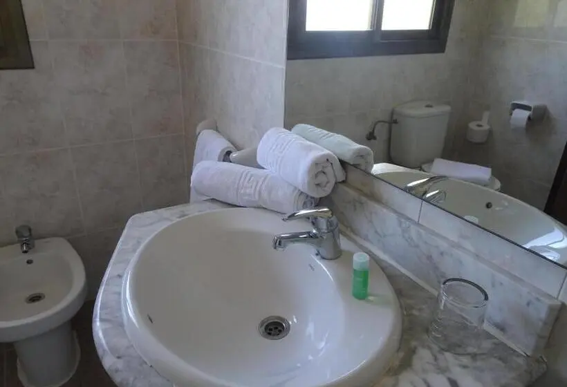 اتاق استاندارد سه نفره, Hostal Internacional