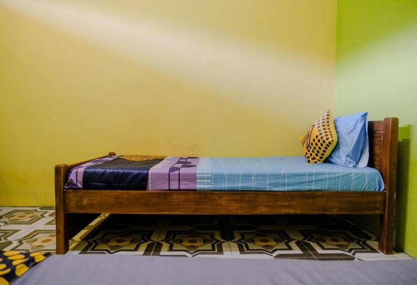 غرفة قياسية, Spot On 1773 Ilyasa Family