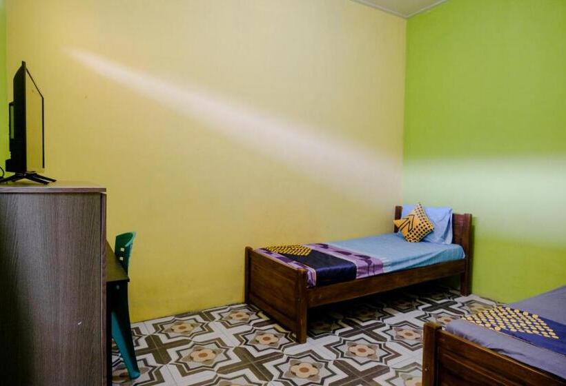 غرفة قياسية, Spot On 1773 Ilyasa Family