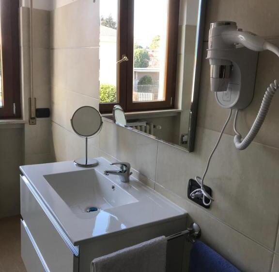 Номер Стандарт с Балконом, Color House Malpensa B&b