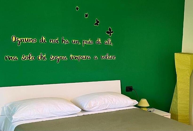 Номер Стандарт с Балконом, Color House Malpensa B&b