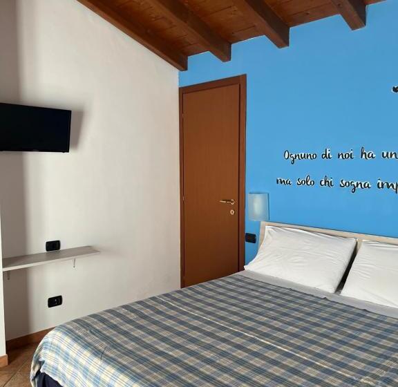 Номер Стандарт с Террасой, Color House Malpensa B&b