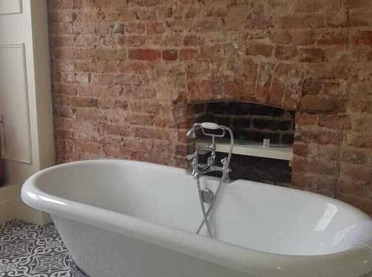 스탠다드 룸, The Crown Pub & Guesthouse