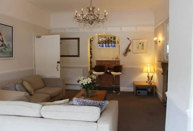 Chambre Basic, Deganwy