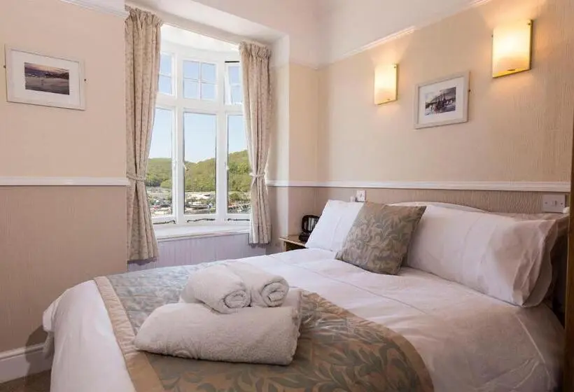Chambre Basic, Deganwy