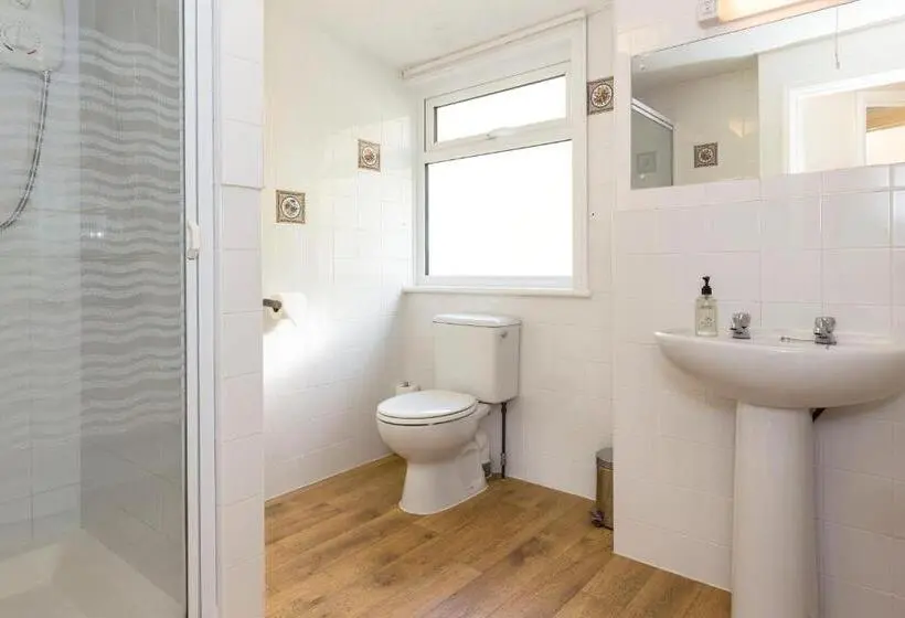 Chambre Familiale, Deganwy