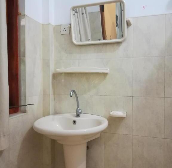 Habitació Estàndard, Sandara