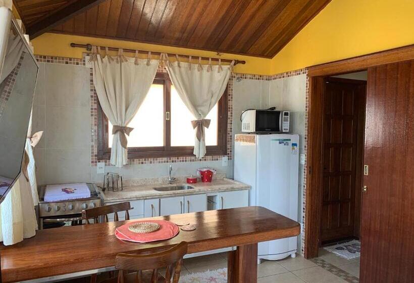 اتاق خانوادگی با چشم‌انداز دریا, Guesthouse Saint Tropez