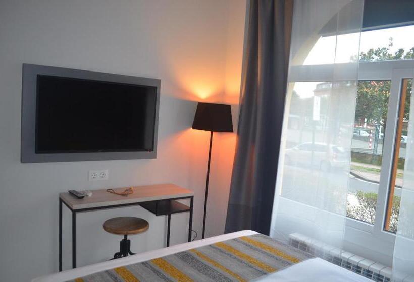 חדר סטנדרט יחיד, Onyarbi